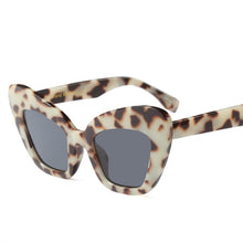 Load image into Gallery viewer, YOOSKE 2018 Big Frame Butterfly Sunglasses